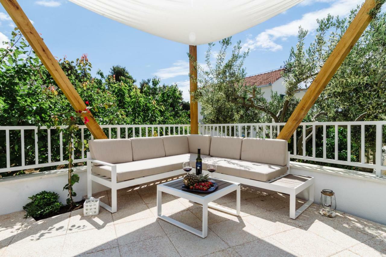 Apartments Villa Dalmatia Trogir Exterior foto