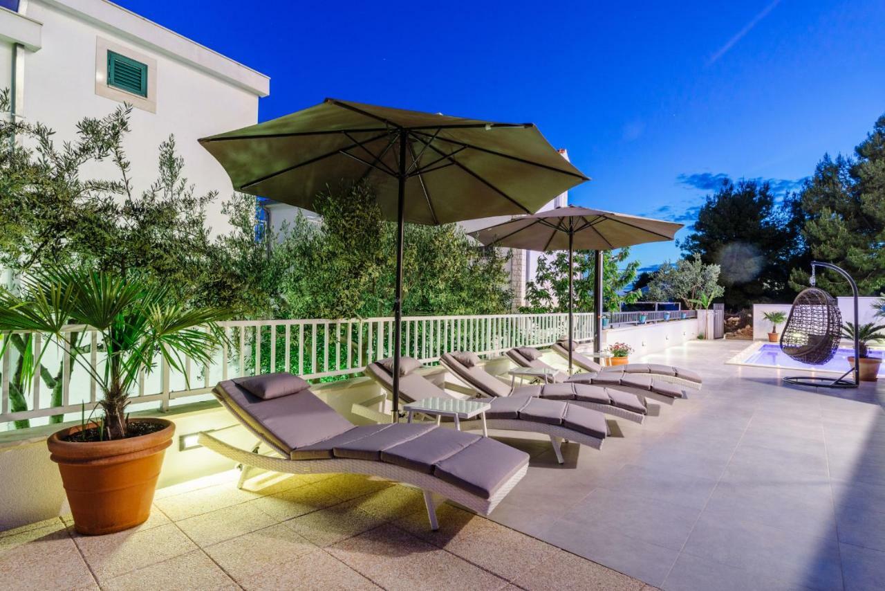 Apartments Villa Dalmatia Trogir Exterior foto